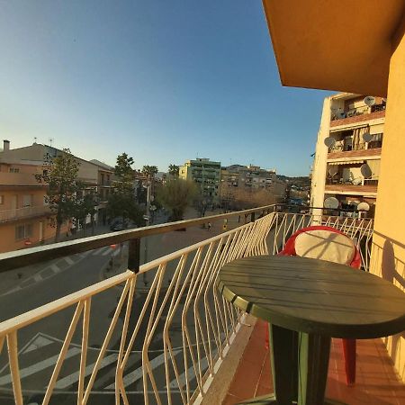 Diana Apartamento Con Terraza Muy Cerca Del Mar Pineda de Mar Eksteriør billede