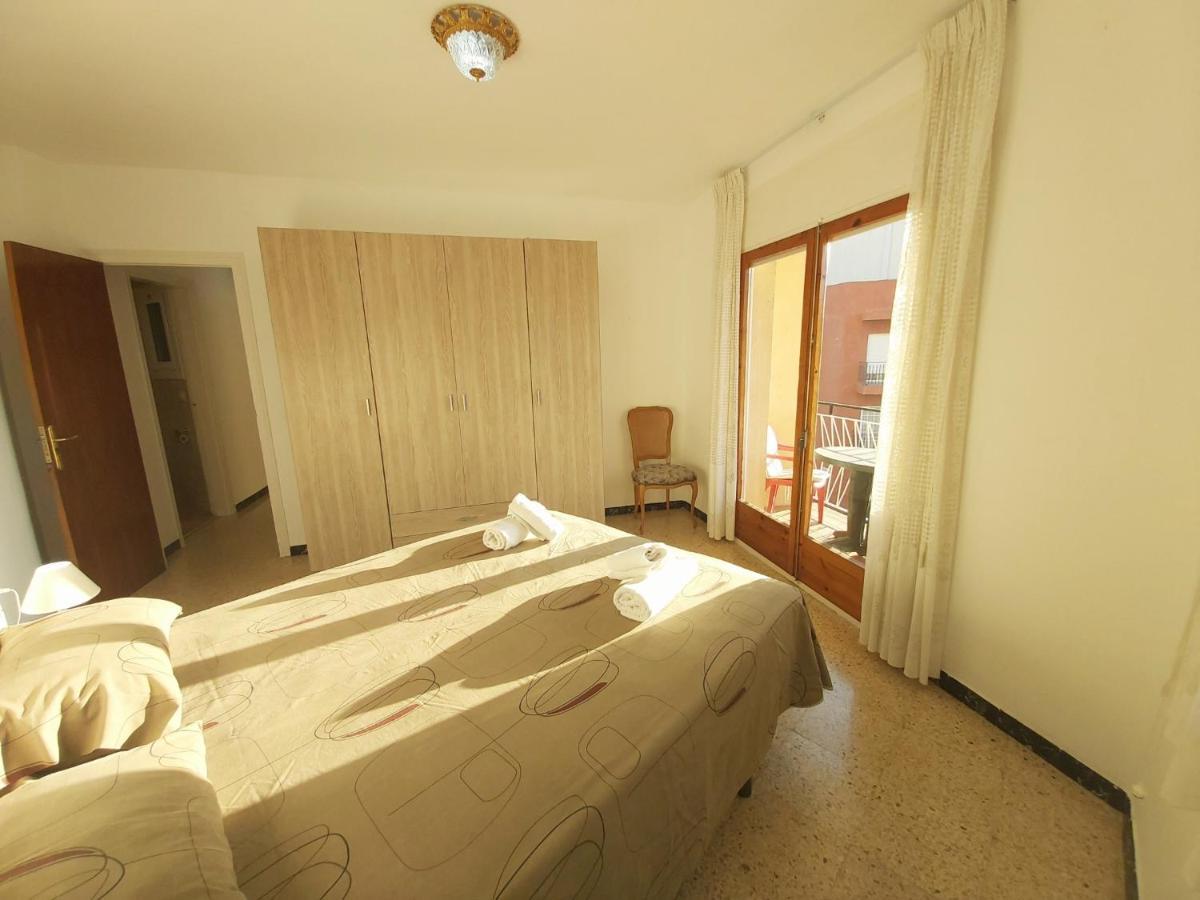 Diana Apartamento Con Terraza Muy Cerca Del Mar Pineda de Mar Eksteriør billede