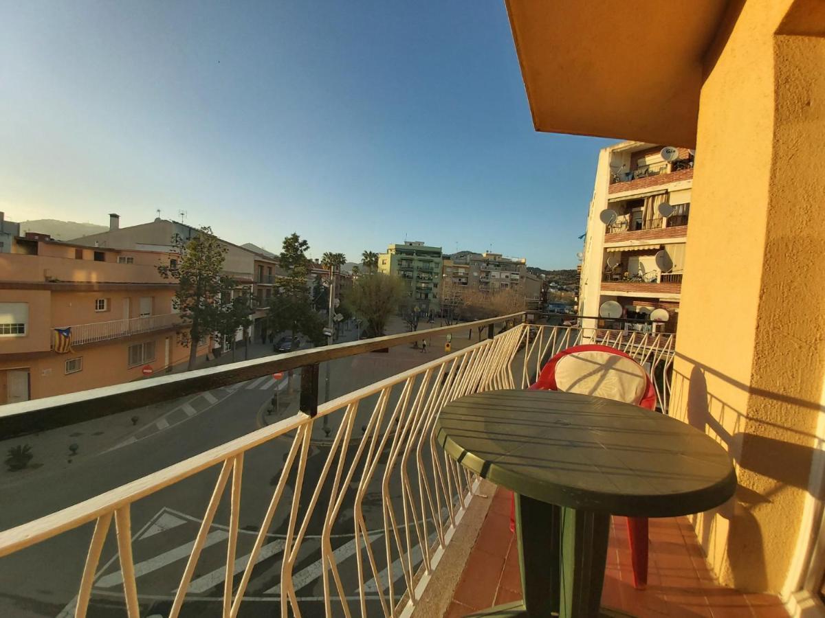 Diana Apartamento Con Terraza Muy Cerca Del Mar Pineda de Mar Eksteriør billede
